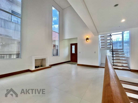 Imagem Casa de Condomínio com 3 Quartos à Venda, 271 m² em Granja Viana - Cotia Imagem Casa de Condomínio com 3 Quartos à Venda, 271 m² em Granja Viana - Cotia