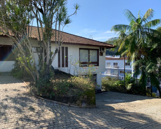 Imagem Casa com 3 Quartos à Venda, 220 m² em Saguaçu - Joinville