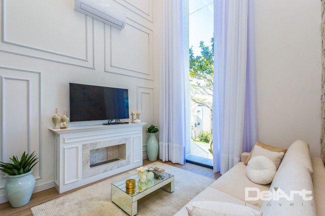 Imagem Casa com 2 Quartos à Venda, 233 m² em Santa Cândida - Curitiba Imagem Casa com 2 Quartos à Venda, 233 m² em Santa Cândida - Curitiba