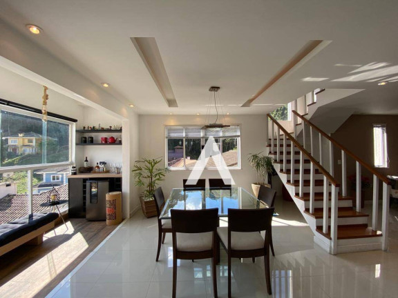 Imagem Casa com 4 Quartos à Venda, 307 m² em Tijuca - Teresópolis Imagem Casa com 4 Quartos à Venda, 307 m² em Tijuca - Teresópolis