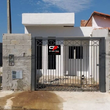 Casa com 2 Quartos à Venda, 74 m² em água Quente - Taubaté