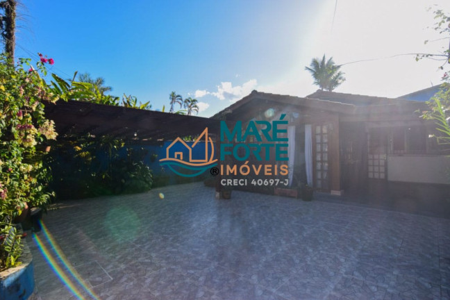 Casa com 7 Quartos à Venda, 202 m² em Itaguá - Ubatuba