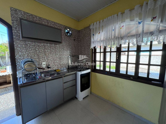 Imagem Casa com 2 Quartos à Venda, 60 m² em Barra Do Sai - Itapoá