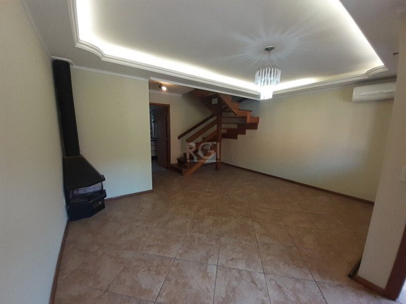 Imagem Casa com 3 Quartos à Venda, em Cavalhada - Porto Alegre Imagem Casa com 3 Quartos à Venda, em Cavalhada - Porto Alegre