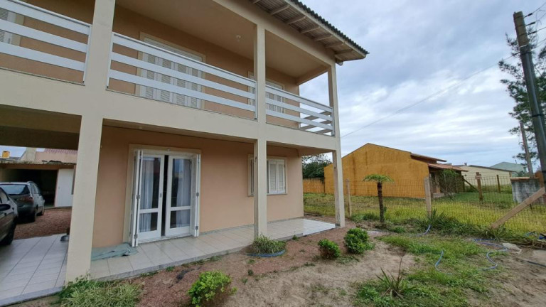 Sobrado com 5 Quartos à Venda, 200 m² em Atlântida Sul - Capao Da Canoa