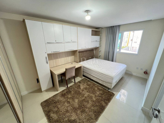 Imagem Apartamento com 3 Quartos para Alugar, 180 m² em Balneário Camboriú