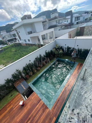 Imagem Sobrado com 4 Quartos à Venda, em Pedra Branca - Palhoça Imagem Sobrado com 4 Quartos à Venda, em Pedra Branca - Palhoça