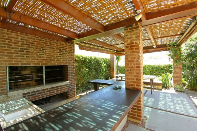 Imagem Casa com 3 Quartos à Venda, 355 m² em Santo Antônio - Porto Alegre Imagem Casa com 3 Quartos à Venda, 355 m² em Santo Antônio - Porto Alegre