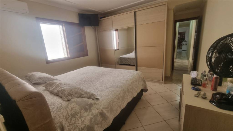 Imagem Casa com 3 Quartos à Venda, em Caiçara - Praia Grande Imagem Casa com 3 Quartos à Venda, em Caiçara - Praia Grande