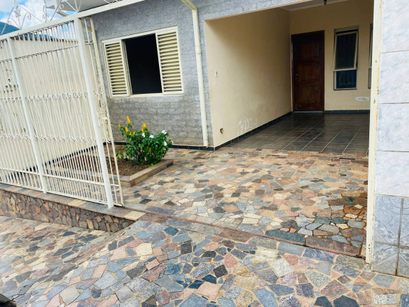 Imagem Casa com 3 Quartos à Venda, 250 m² em Andradas Imagem Casa com 3 Quartos à Venda, 250 m² em Andradas