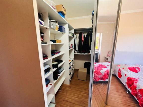 Imagem Casa com 3 Quartos à Venda, 215 m² em Hípica - Porto Alegre Imagem Casa com 3 Quartos à Venda, 215 m² em Hípica - Porto Alegre