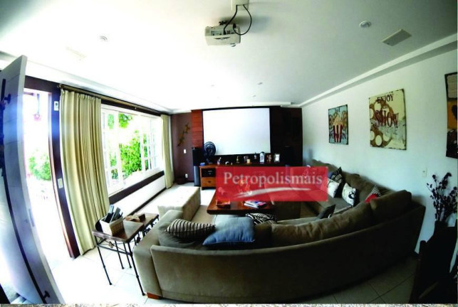 Imagem Casa com 3 Quartos à Venda, em São Sebastião - Petrópolis Imagem Casa com 3 Quartos à Venda, em São Sebastião - Petrópolis