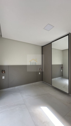 Imagem Casa com 4 Quartos à Venda, em Jardim América - Goiânia Imagem Casa com 4 Quartos à Venda, em Jardim América - Goiânia