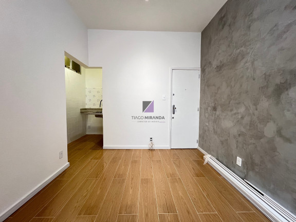 Imagem Imóvel com 1 Quarto à Venda, 38 m² em Copacabana - Rio De Janeiro Imagem Imóvel com 1 Quarto à Venda, 38 m² em Copacabana - Rio De Janeiro