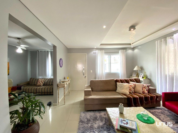 Imagem Casa com 3 Quartos à Venda, 300 m² em Estreito - Florianópolis