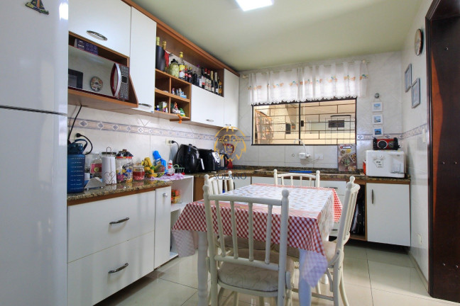 Imagem Sobrado com 3 Quartos à Venda, 280 m² em Guabirotuba - Curitiba Imagem Sobrado com 3 Quartos à Venda, 280 m² em Guabirotuba - Curitiba