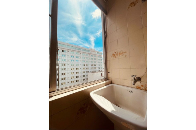 Imagem Apartamento com 1 Quarto à Venda, 28 m² em Centro Histórico - Porto Alegre Imagem Apartamento com 1 Quarto à Venda, 28 m² em Centro Histórico - Porto Alegre