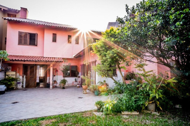 Imagem Casa com 3 Quartos à Venda, 247 m² em Jardim Planalto - Porto Alegre Imagem Casa com 3 Quartos à Venda, 247 m² em Jardim Planalto - Porto Alegre