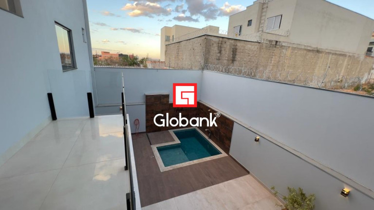 Imagem Sobrado com 3 Quartos à Venda, 220 m² em Ibituruna - Montes Claros Imagem Sobrado com 3 Quartos à Venda, 220 m² em Ibituruna - Montes Claros