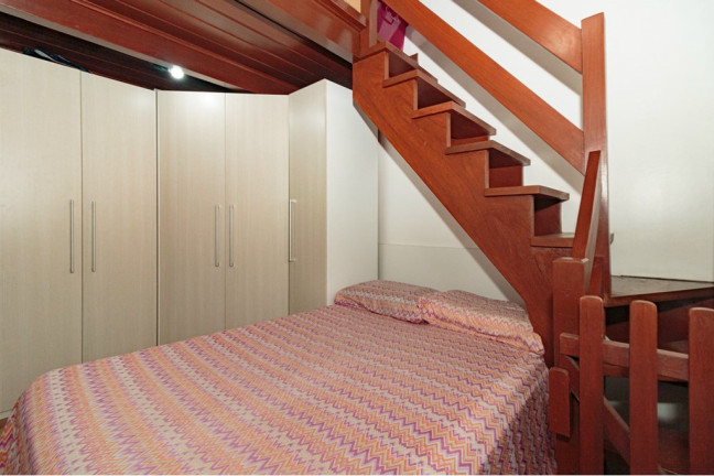 Imagem Casa com 3 Quartos à Venda, 330 m² em Jardim Itu - Porto Alegre Imagem Casa com 3 Quartos à Venda, 330 m² em Jardim Itu - Porto Alegre