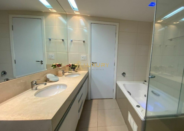 Imagem Imóvel com 4 Quartos à Venda, 168 m² em Lourdes - Belo Horizonte Imagem Imóvel com 4 Quartos à Venda, 168 m² em Lourdes - Belo Horizonte
