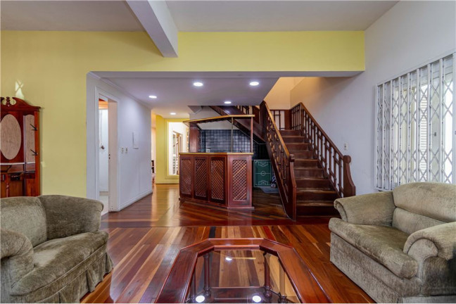 Imagem Casa com 4 Quartos à Venda, 360 m² em Menino Deus - Porto Alegre Imagem Casa com 4 Quartos à Venda, 360 m² em Menino Deus - Porto Alegre