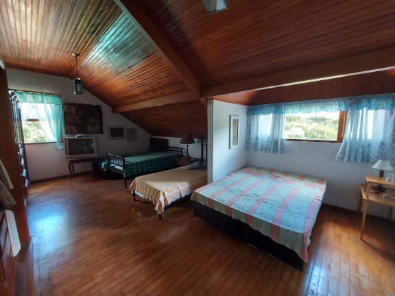 Imagem Casa com 4 Quartos à Venda, 255 m² em Três Córregos - Teresópolis