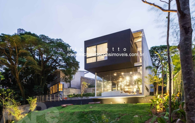 Sobrado com 3 Quartos à Venda, 330 m² em Sumaré - São Paulo