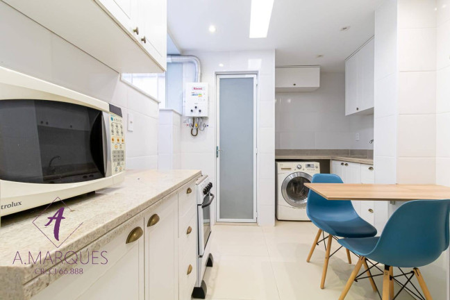 Imagem Apartamento com 2 Quartos à Venda, 80 m² em Copacabana - Rio De Janeiro