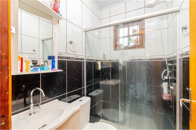 Imagem Casa com 4 Quartos à Venda, em Sarandi - Porto Alegre Imagem Casa com 4 Quartos à Venda, em Sarandi - Porto Alegre