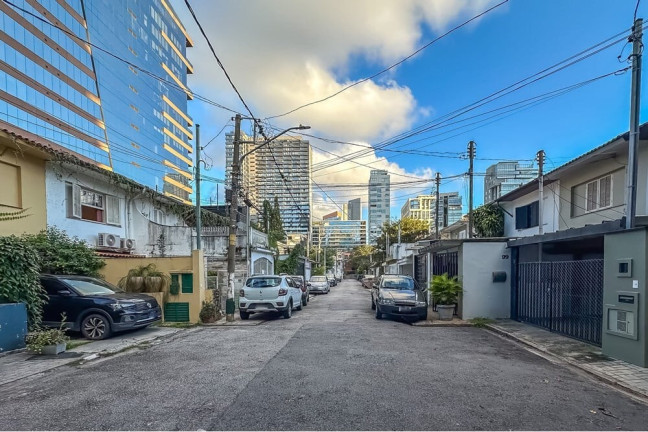 Imagem Casa com 3 Quartos à Venda, 200 m² em Vila Nova Conceição - São Paulo Imagem Casa com 3 Quartos à Venda, 200 m² em Vila Nova Conceição - São Paulo