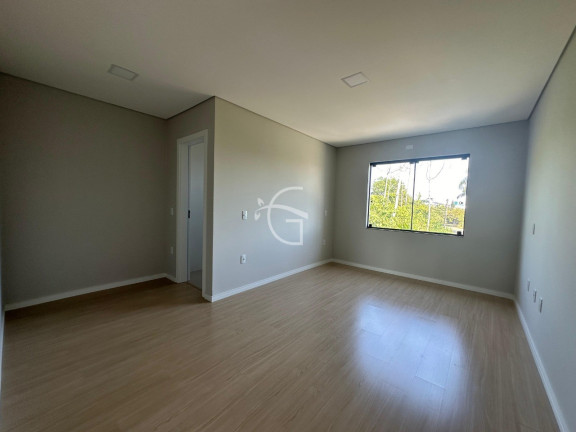Imagem Casa com 3 Quartos à Venda, em Bom Retiro - Joinville Imagem Casa com 3 Quartos à Venda, em Bom Retiro - Joinville