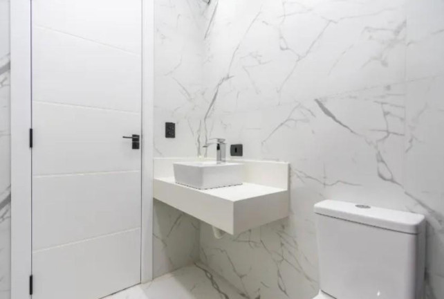 Imagem Casa com 2 Quartos à Venda, 129 m² em Campo De Santana - Curitiba Imagem Casa com 2 Quartos à Venda, 129 m² em Campo De Santana - Curitiba
