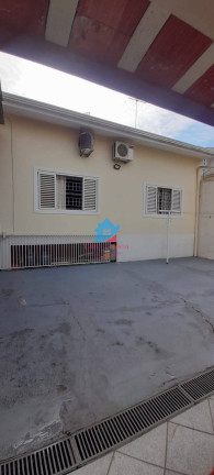 Imagem Casa com 2 Quartos à Venda, 360 m² em Centro - Vinhedo Imagem Casa com 2 Quartos à Venda, 360 m² em Centro - Vinhedo