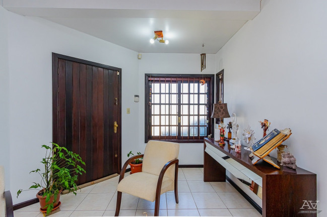 Imagem Casa com 4 Quartos à Venda, 210 m² em Niterói - Canoas Imagem Casa com 4 Quartos à Venda, 210 m² em Niterói - Canoas