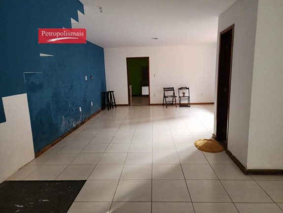 Imagem Casa com 3 Quartos à Venda, em Centro - Petrópolis Imagem Casa com 3 Quartos à Venda, em Centro - Petrópolis