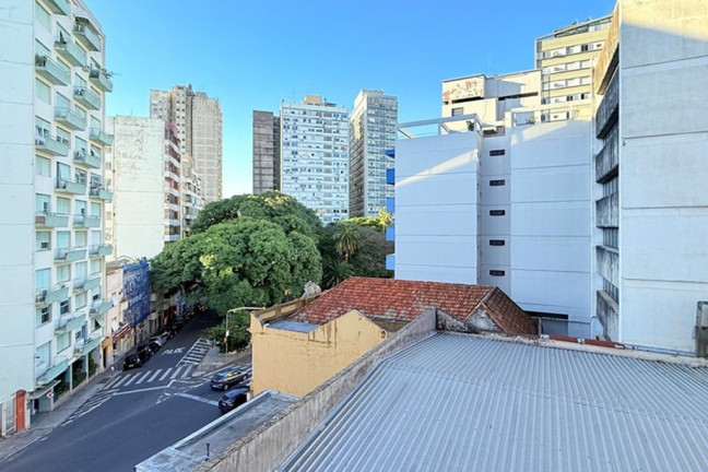 Imagem Apartamento com 1 Quarto à Venda, 30 m² em Centro Histórico - Porto Alegre Imagem Apartamento com 1 Quarto à Venda, 30 m² em Centro Histórico - Porto Alegre