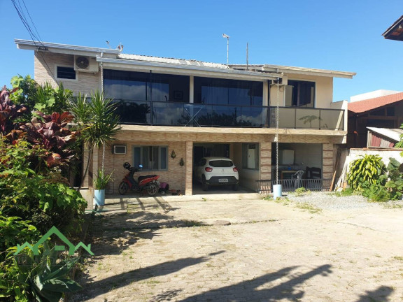 Imagem Casa com 5 Quartos à Venda, 240 m² em Centro - Balneário Barra Do Sul Imagem Casa com 5 Quartos à Venda, 240 m² em Centro - Balneário Barra Do Sul
