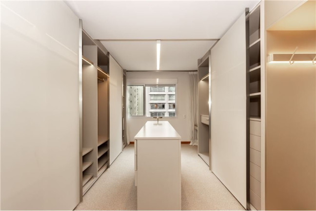 Imagem Apartamento com 3 Quartos à Venda, 198 m² em  Itaim Bibi  -  São Paulo 