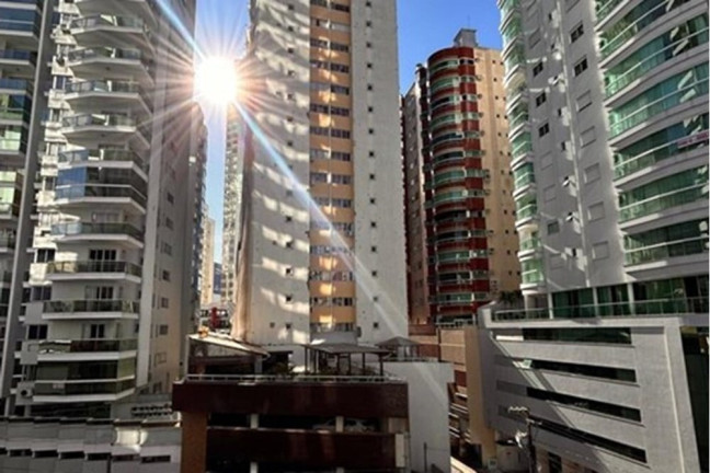 Imagem Imóvel com 2 Quartos à Venda, 71 m² em Centro - Balneário Camboriú Imagem Imóvel com 2 Quartos à Venda, 71 m² em Centro - Balneário Camboriú