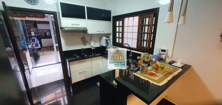 Imagem Sobrado com 3 Quartos à Venda, 252 m² em Parque Renato Maia - Guarulhos Imagem Sobrado com 3 Quartos à Venda, 252 m² em Parque Renato Maia - Guarulhos