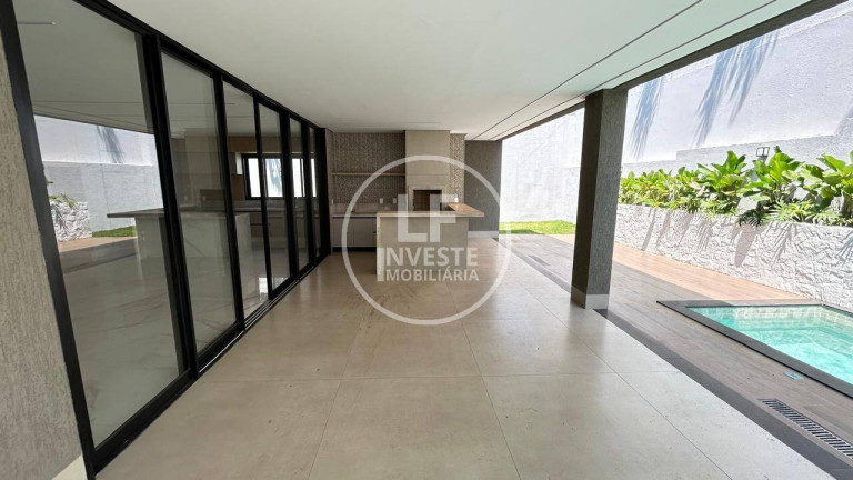 Imagem Casa de Condomínio com 5 Quartos à Venda, 447 m² em Alphaville Flamboyant Residencial Araguaia - Goiânia Imagem Casa de Condomínio com 5 Quartos à Venda, 447 m² em Alphaville Flamboyant Residencial Araguaia - Goiânia