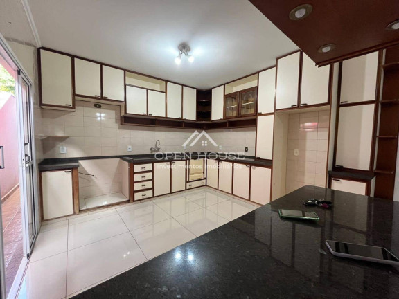 Casa com 5 Quartos para Alugar, 372 m² em Vila Maria - Botucatu