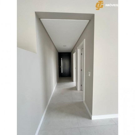 Imagem Casa com 3 Quartos à Venda, 280 m² em Caledônia - Camboriú Imagem Casa com 3 Quartos à Venda, 280 m² em Caledônia - Camboriú