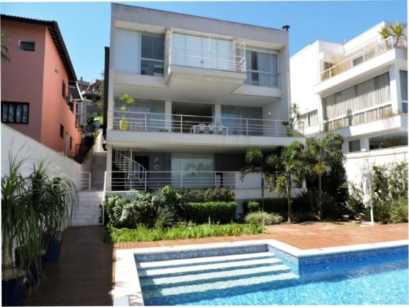 Imagem Casa com 4 Quartos à Venda, 613 m² em Golf Village - Carapicuíba Imagem Casa com 4 Quartos à Venda, 613 m² em Golf Village - Carapicuíba