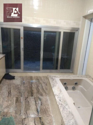 Imagem Casa com 3 Quartos à Venda, 200 m² em Vila Paraíba - Guaratinguetá Imagem Casa com 3 Quartos à Venda, 200 m² em Vila Paraíba - Guaratinguetá