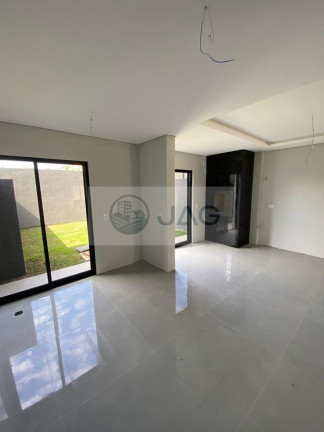 Imagem Imóvel com 3 Quartos à Venda, 145 m² em Uberaba - Curitiba Imagem Imóvel com 3 Quartos à Venda, 145 m² em Uberaba - Curitiba