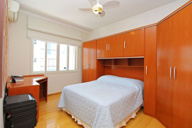 Imagem Apartamento com 2 Quartos à Venda, 71 m² em São João - Porto Alegre Imagem Apartamento com 2 Quartos à Venda, 71 m² em São João - Porto Alegre