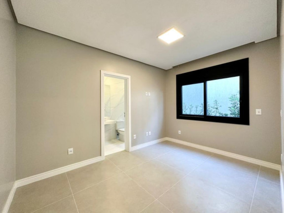 Imagem Casa com 4 Quartos à Venda, em -- - Capao Da Canoa Imagem Casa com 4 Quartos à Venda, em -- - Capao Da Canoa