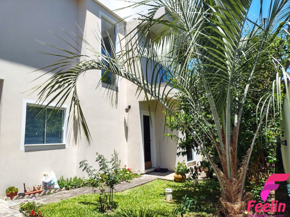 Imagem Casa com 3 Quartos à Venda, 200 m² em Campeche - Florianópolis Imagem Casa com 3 Quartos à Venda, 200 m² em Campeche - Florianópolis